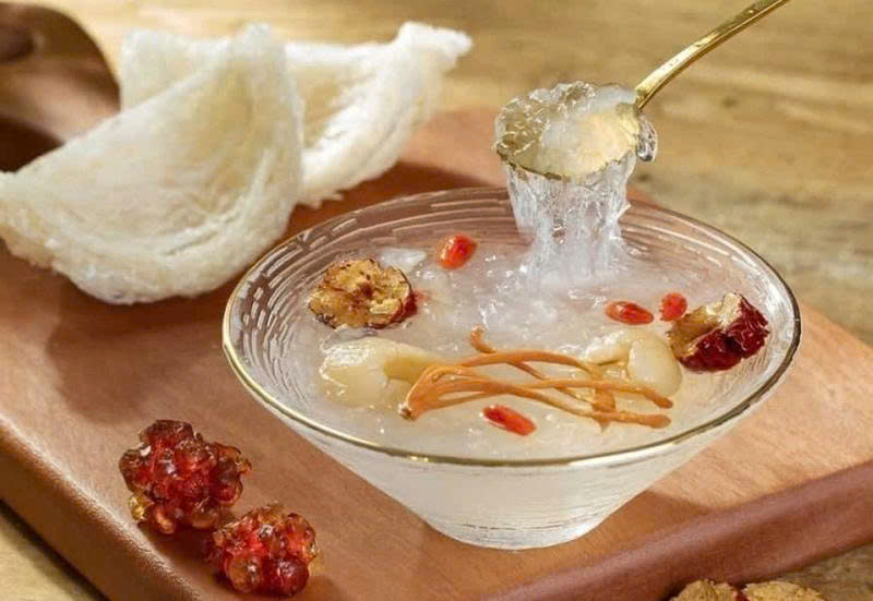 Yến sào chưng cùng đông trùng hạ thảo 